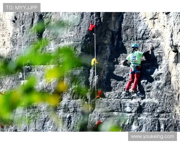 成都极限运动队在世界攀岩锦标赛中以95分稳居积分榜首位