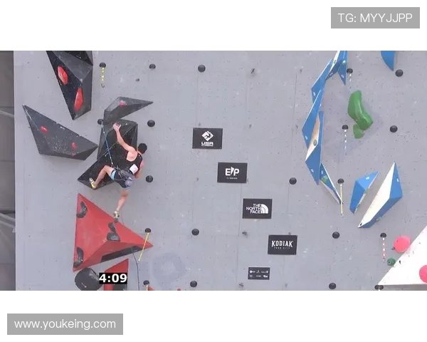 西安飞盘队在世界攀岩锦标赛中以77分稳居积分榜首位