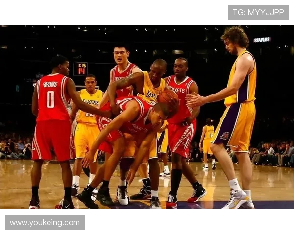 2002年湖人对决火箭的经典时刻与篮球传奇的交汇之旅