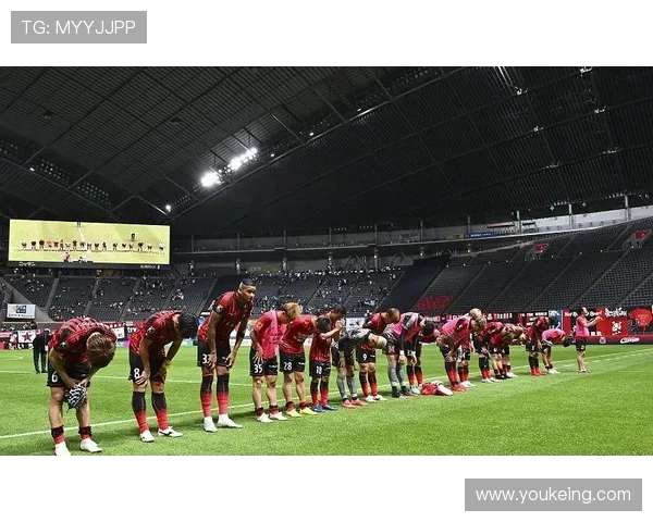 冈山绿植与福冈黄蜂的激烈对决展现足球魅力与团队精神的完美结合