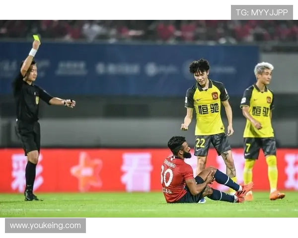 成都足球队选拔赛表现分析：节奏掌控与战术执行的深度解读